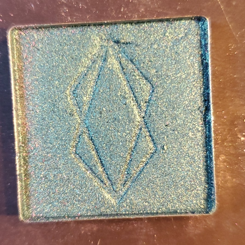 LETHAL cosmetics eyeshadow in aether, 5 for $18